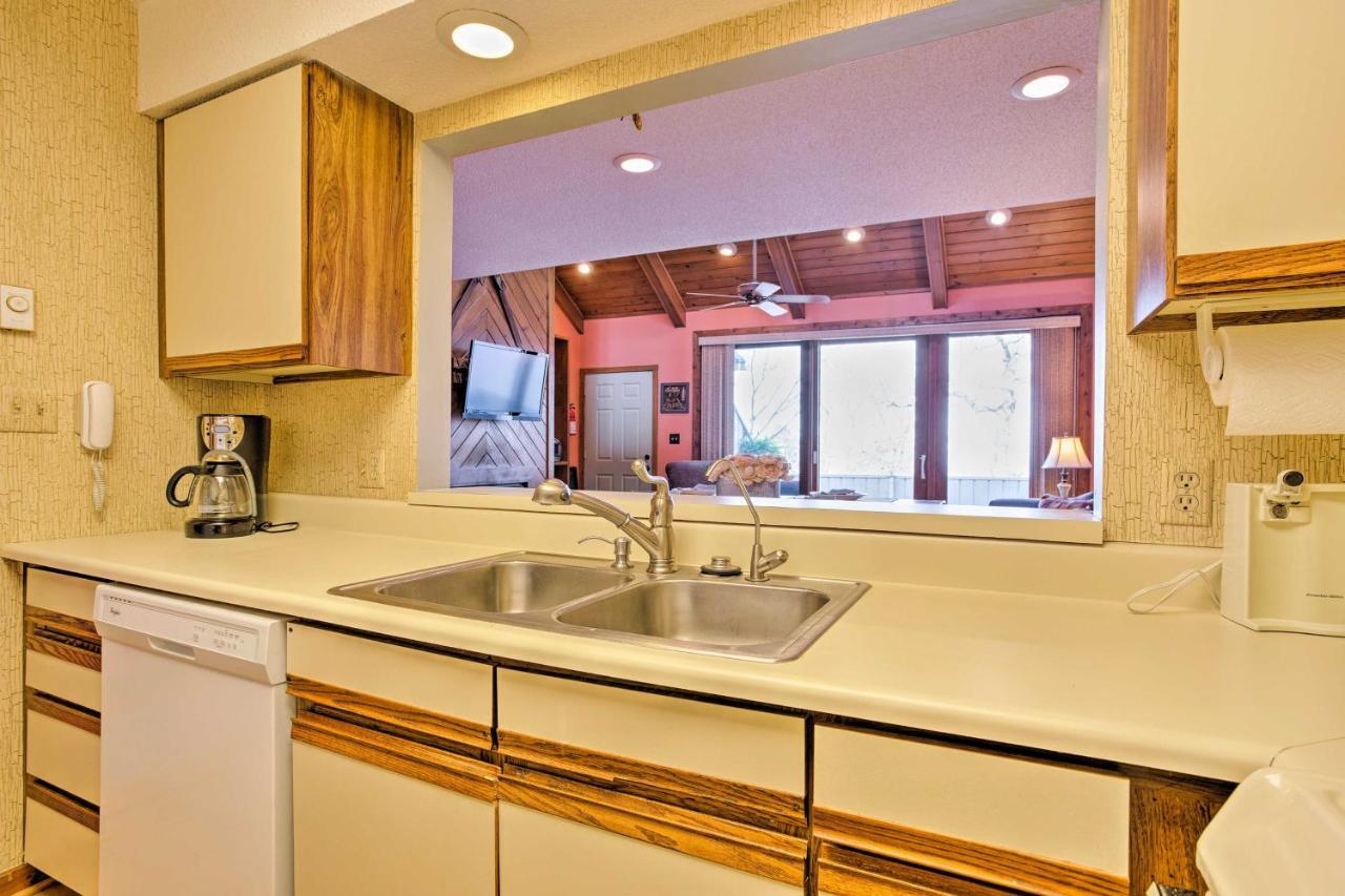 Pet-Friendly Beech Mountain Condo Steps To Slopes エクステリア 写真